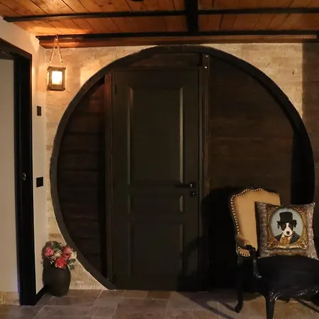 Sous-terre Holiday home *