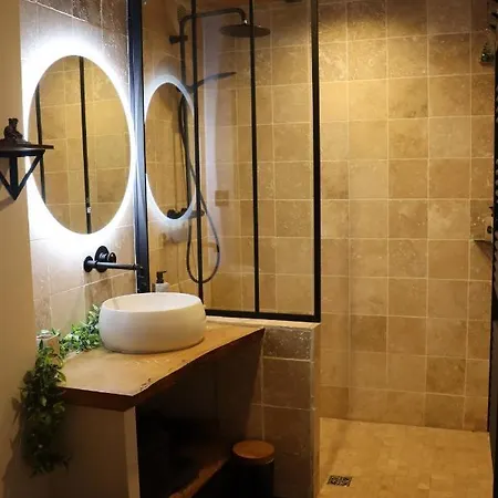 Semesterbostad Sous-terre