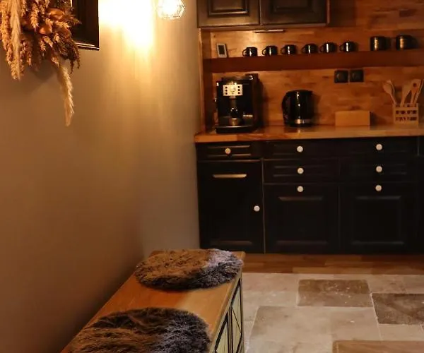 Sous-terre Nyaraló Landisacq